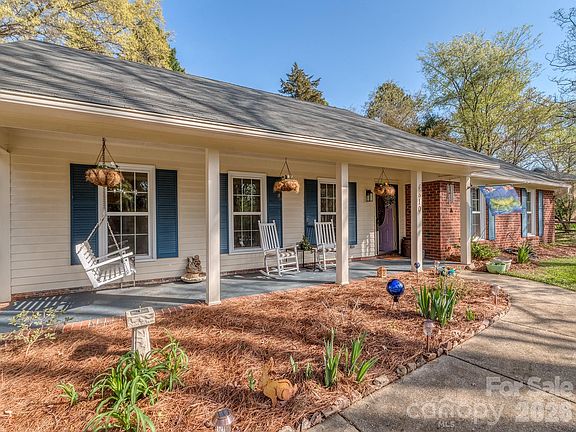 3rd image of 4810 Old Spice Ln
