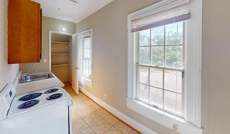 424 N State St #2 — Photo 3