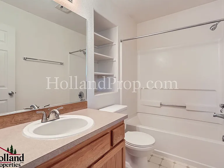 222 NE 76th Ave — Photo 22