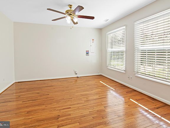 4th image of 1 Kirby Ln