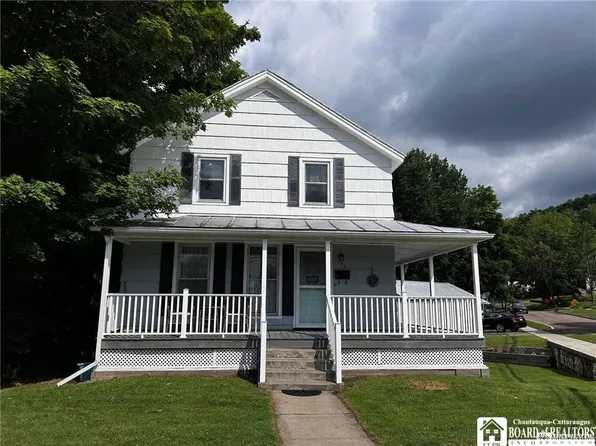 133 E Pearl St, Wellsville, NY 14895