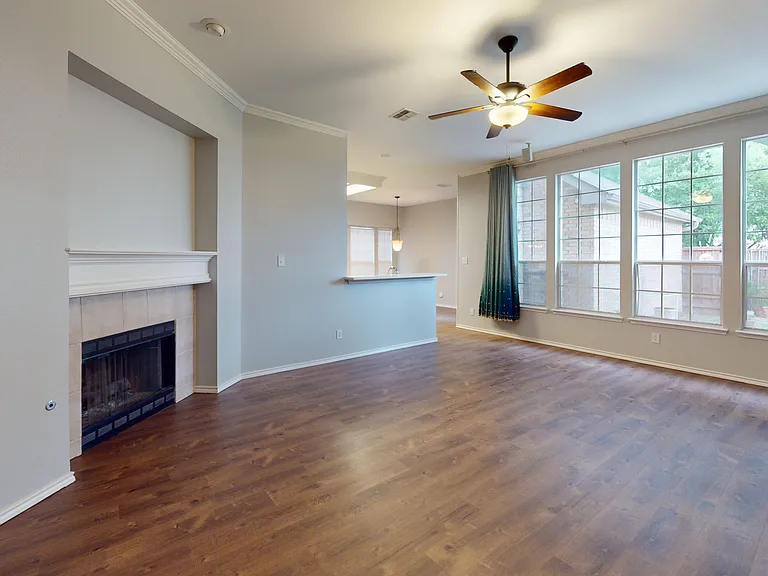 1423 Cool Springs Dr — Photo 10