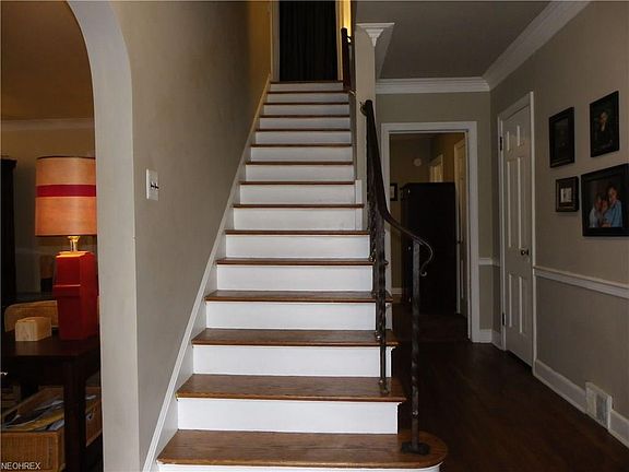 5th image of 577 Vinita Ave