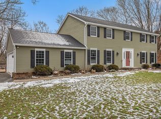 6115 Oak Valley Rd, Whitmore Lake, MI 48189