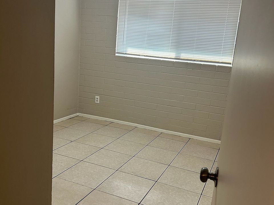 1st image of 50 W 7th St APT C