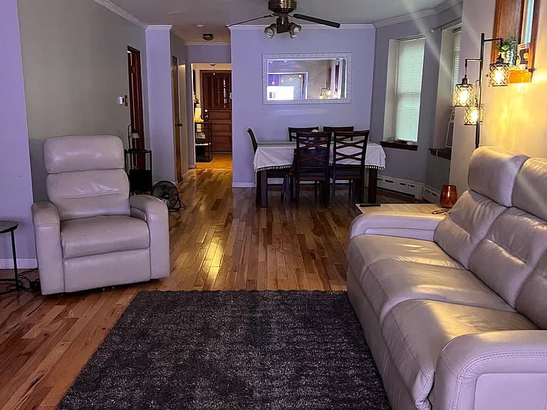 2516 Oak St #1 — Photo 8