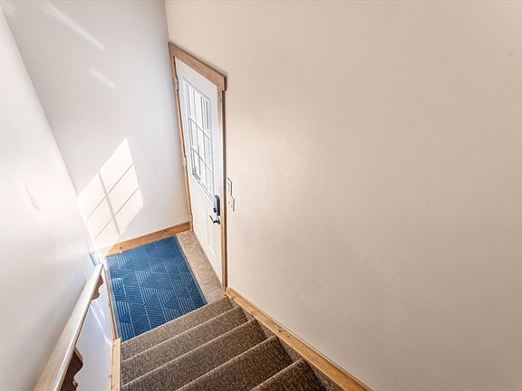 5th image of 804 Graybriar Grn