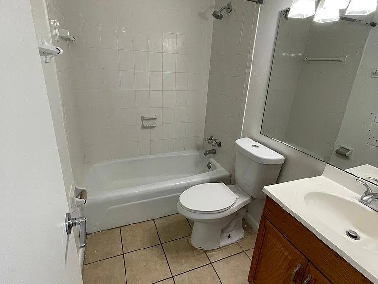 809 W Lancaster Rd #I113 — Photo 9
