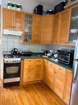 4th image of 2036 Harman St #4
