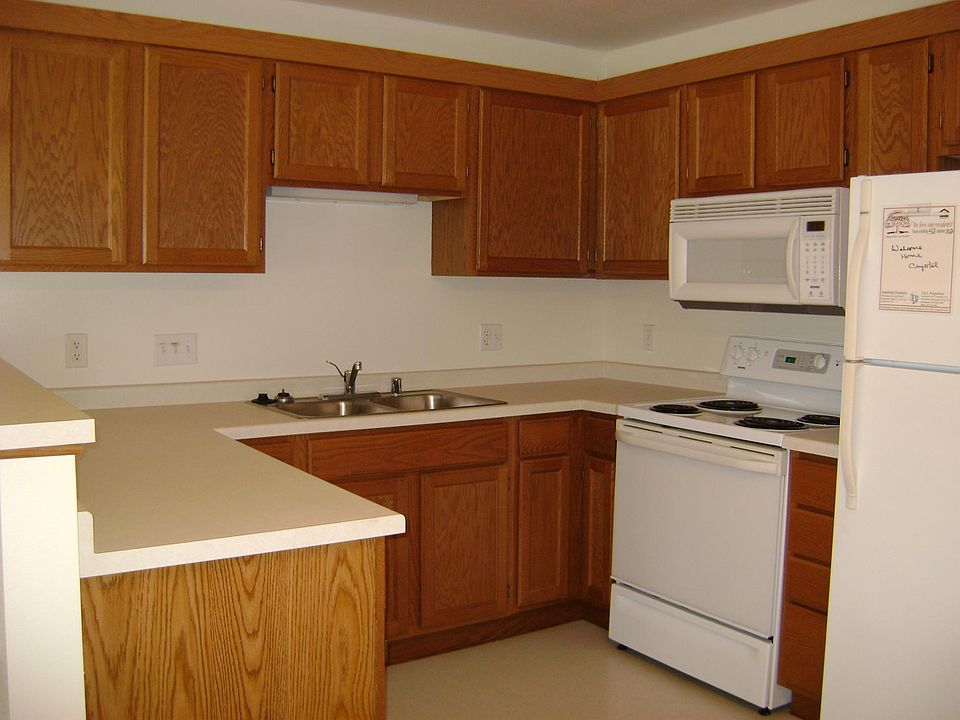 2nd image of N67W24833 Stonegate Ct #202