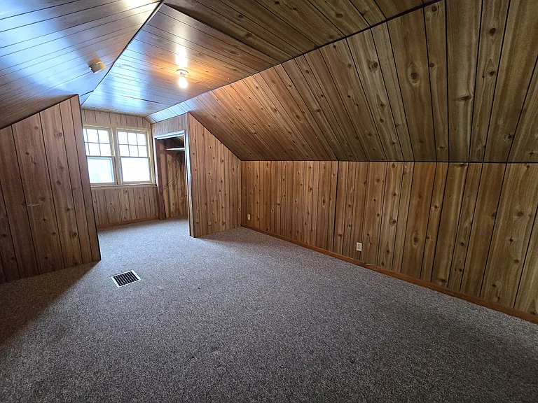 401 Charles St — Photo 22