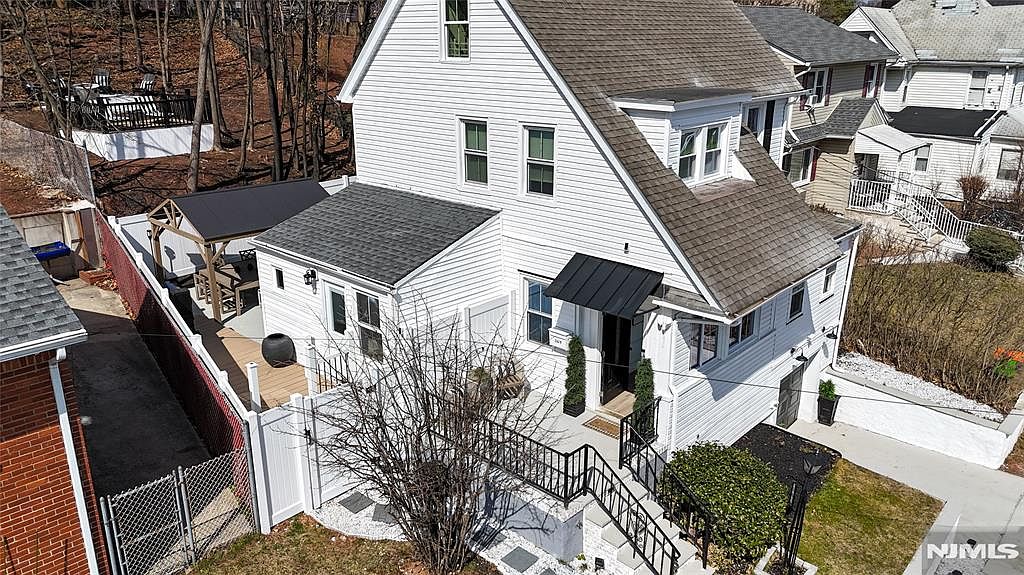 デルタ（埼玉在住）　3 369 Dewolf Pl, Hackensack, NJ 07601 | Zillow