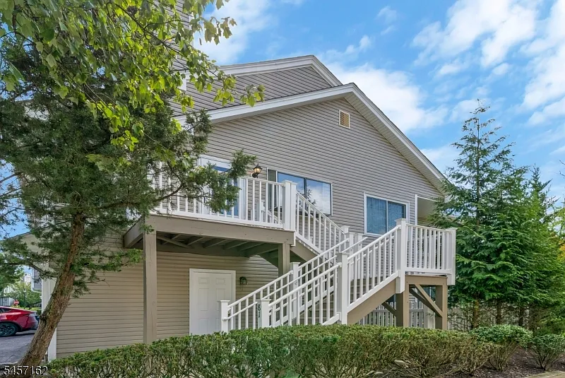 1 bed, 1.0 bath, $2,800 — Photo 2