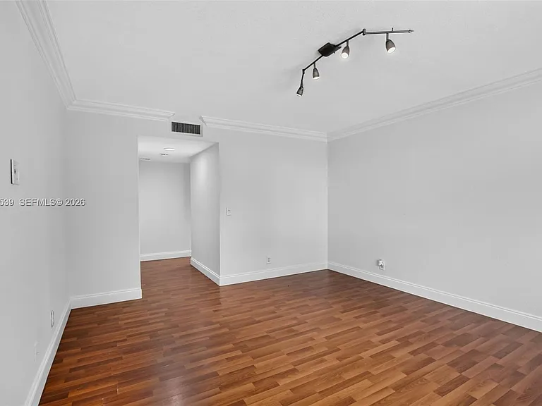 359 Lakeview Dr #102 — Photo 18