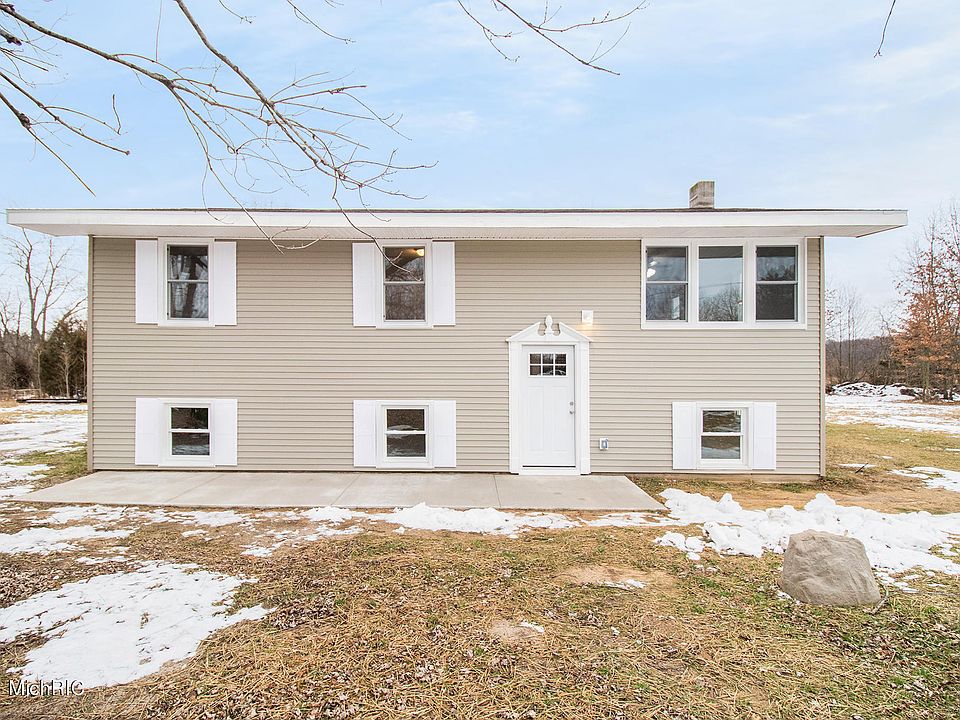 1st image of 1171 Giles St