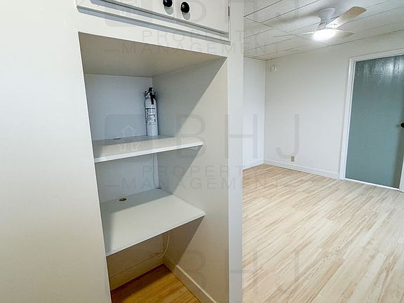4th image of 219 E Burkitt St #7