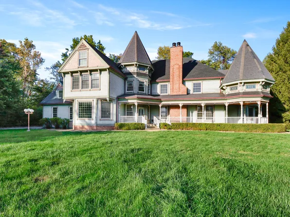 269 E Paul Revere Dr, Chesterton, IN 46304