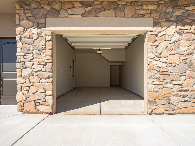 370 W Buena Vista Blvd #111 — Photo 6