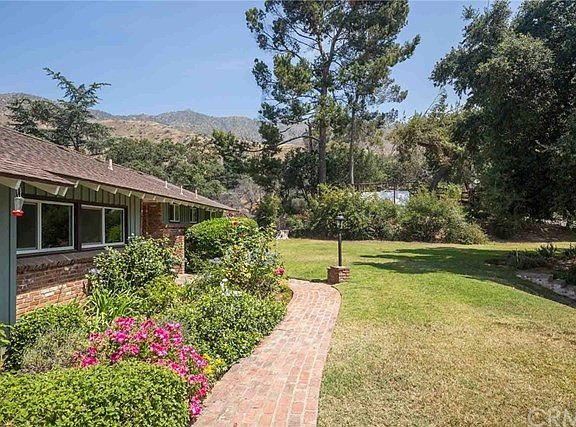 4th image of 1025 N Glendora Ave