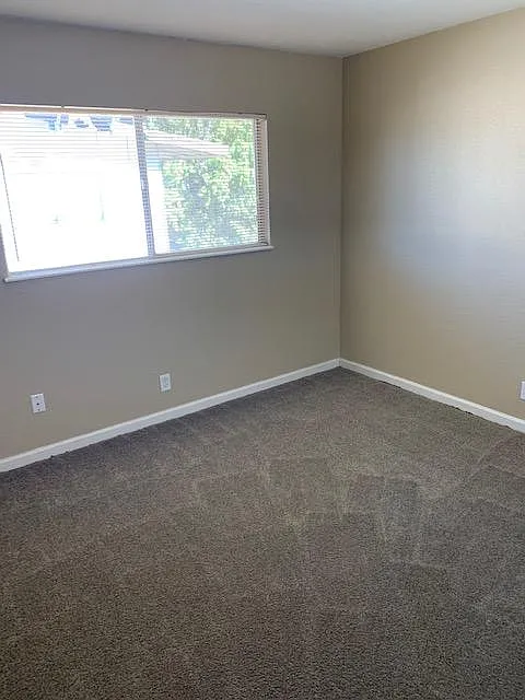 2 bed, 840 sqft, $1,350 — Photo 3