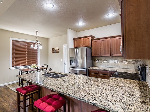 3rd image of 59534 Whiteoak Dr