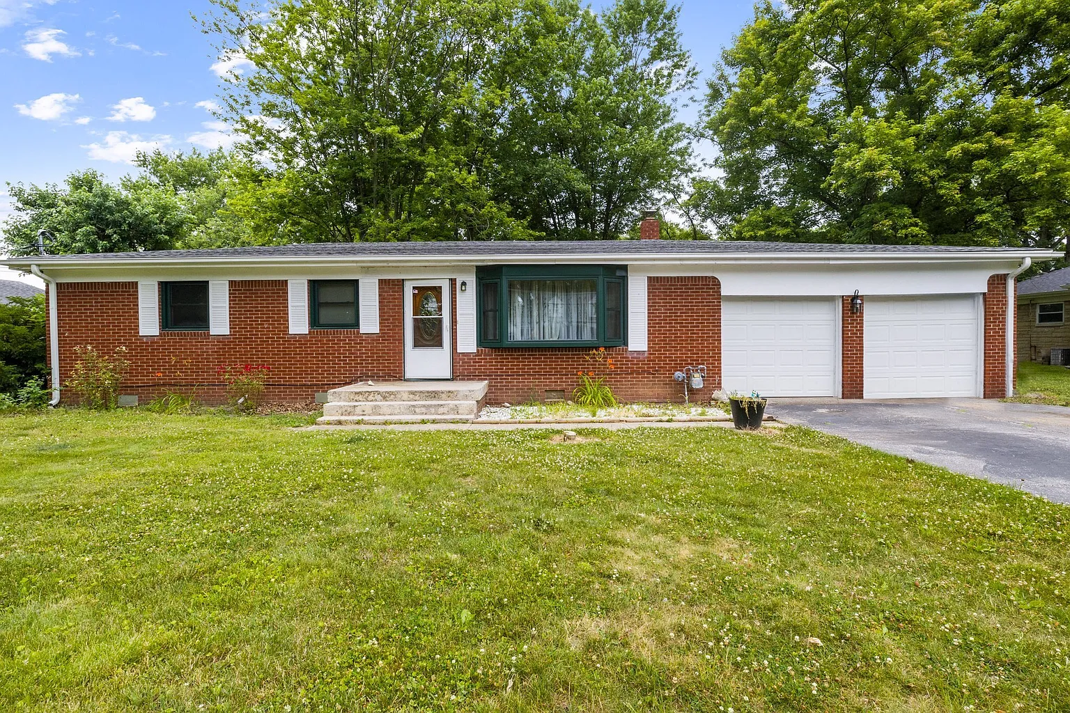 110 N Sigsbee St photo 1