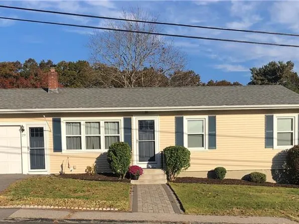 29 Linwood Dr, Coventry, RI 02816