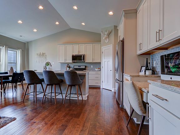 5th image of 7704 Saddlebrooke Dr