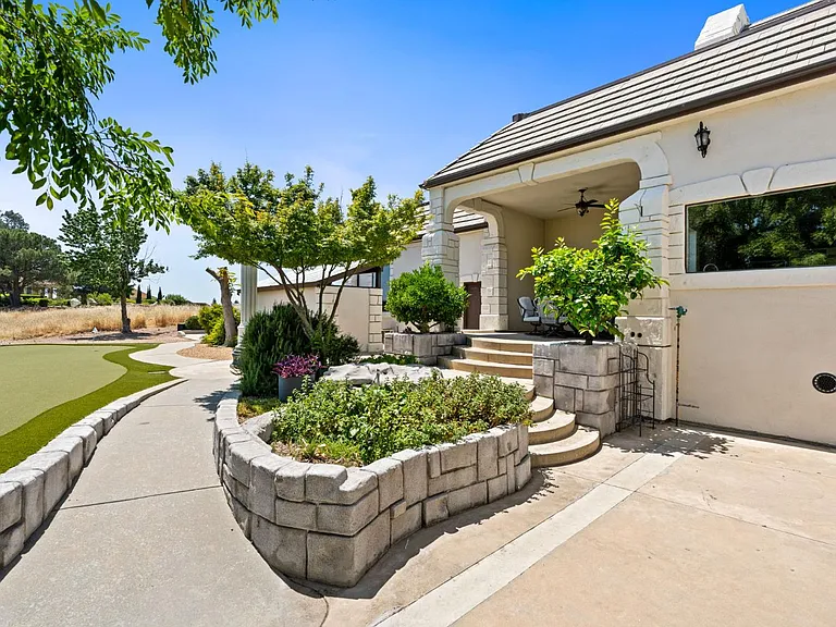 14215 Killarney Dr — Photo 76