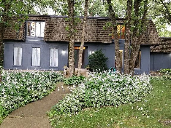 2nd image of 2 Woodland Dr