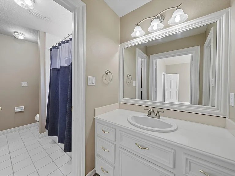 13714 Gainesway Dr — Photo 32