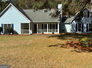 35 Stonemount Ct, Sharpsburg, GA