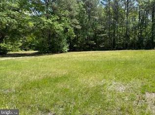 16 N Glebe Rd, Montross, VA 22520