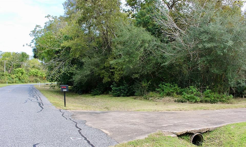 1st image of 607 Oak Dr