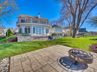 2058 Ottawa Beach Rd, Holland, MI 49424