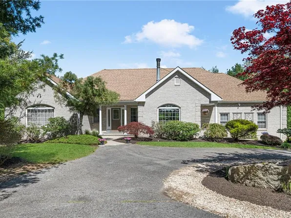 52 Peck Hill Rd, Scituate, RI 02857