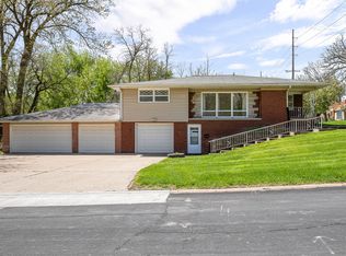 2400 27th St, Rock Island, IL 61201