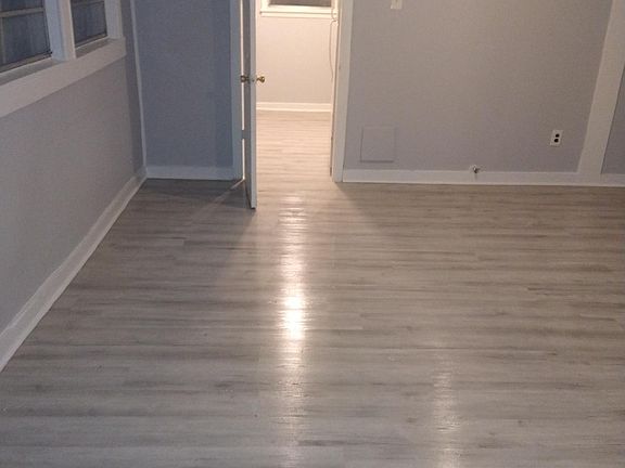 3rd image of 502 E Lott Ave #L