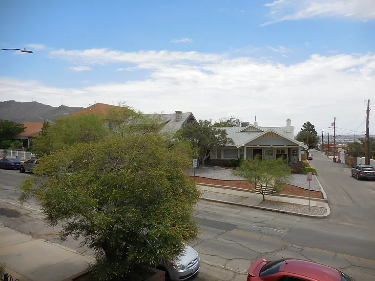 701 W Yandell Dr #8 — Photo 17