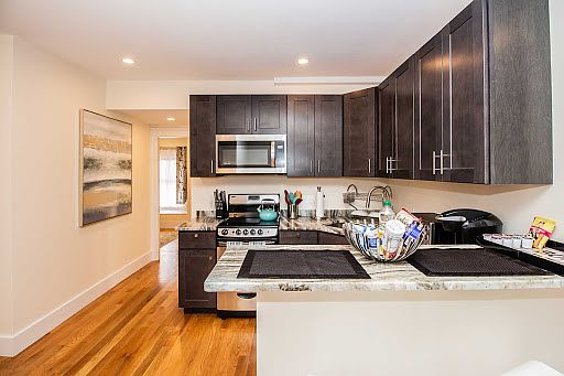 2nd image of 14 Chiswick Rd APT 3