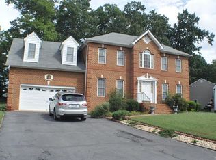 11019 Summer Arbor Ln, Chester, VA 23831