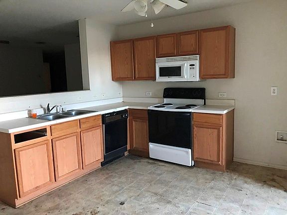 2nd image of 101 Sandlewood Dr
