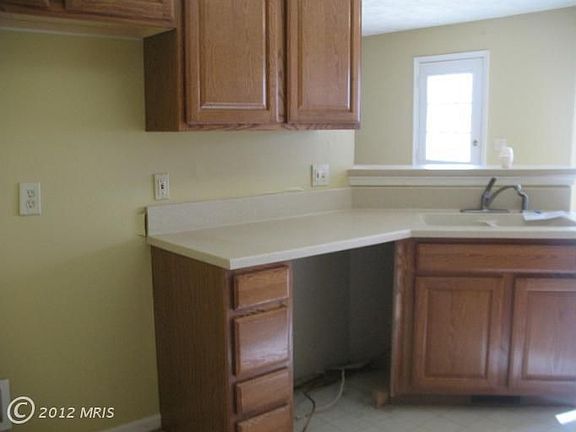 3rd image of 10202 Battlefield Dr