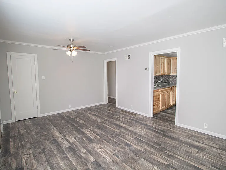301 W Forest Ave — Photo 6