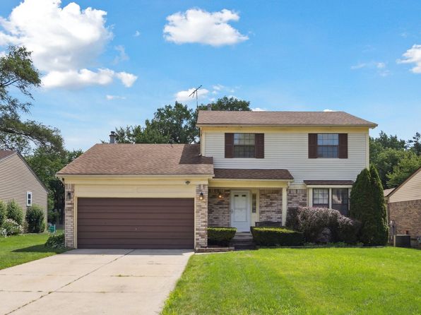 661 Stonehenge Dr