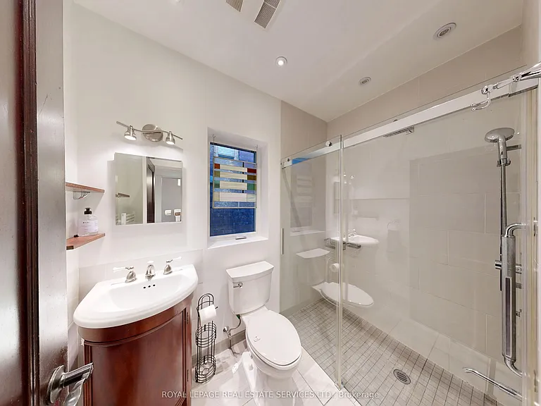 130A Westminster Ave #UPPER LEVEL — Photo 20