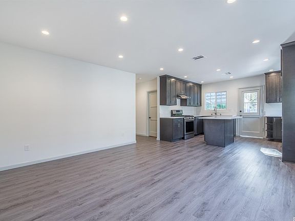 4th image of 3824 Legion Ln