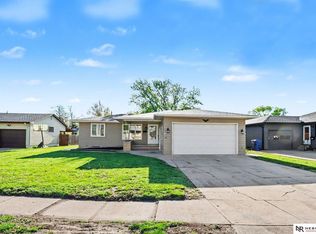 416 Clarmar St, Fremont, NE 68025