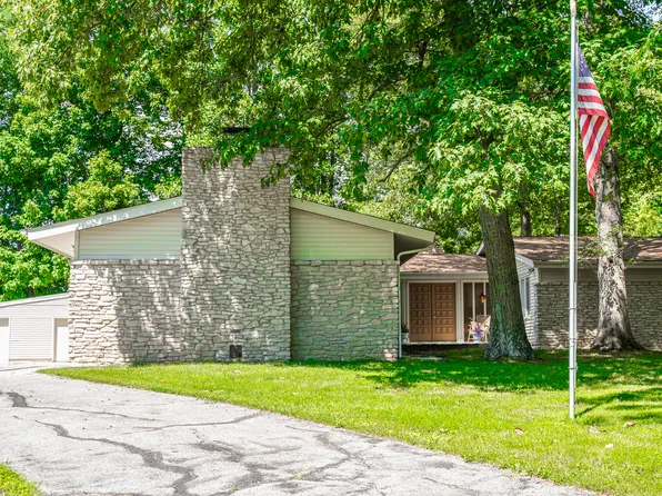 6 Westwood Pl, North Vernon, IN 47265