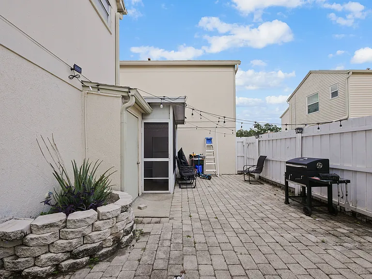750 Olympic Cir — Photo 14